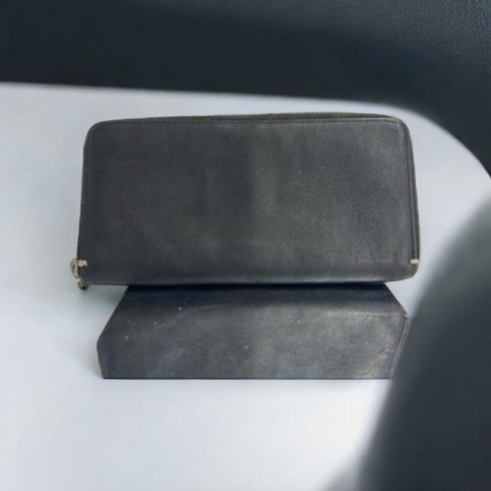 Levenger saddle leather wallet